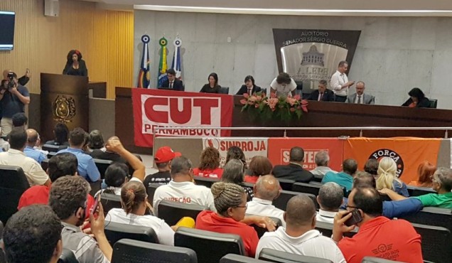 Sindsep-PE debate direito de greve em Pernambuco, em audiência na Alepe