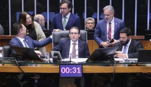 Em derrota para o Brasil, Congresso derruba decretos do novo IOF