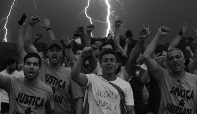 Caminhada desastrosa e patética de Nikolas Ferreira em defesa dos golpistas