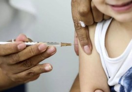 Ministério da Saúde não compra vacinas contra Covid-19 e ameaça vacinação de crianças de 3 e 4 anos